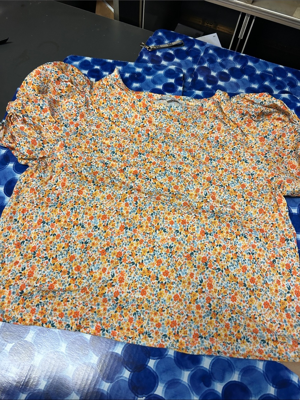 Francesca's Collections Orange and Blue Floral Puff-Sleeve Blouse